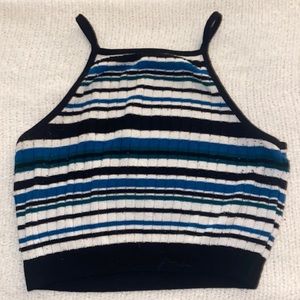 No sleeve crop top